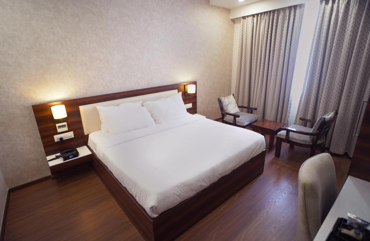 Sai Maa Hotel & Residency Puttaparthi Exterior photo